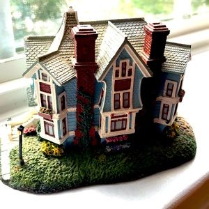 Miniature House Hawthorne Grande Dame ofNob Hill.